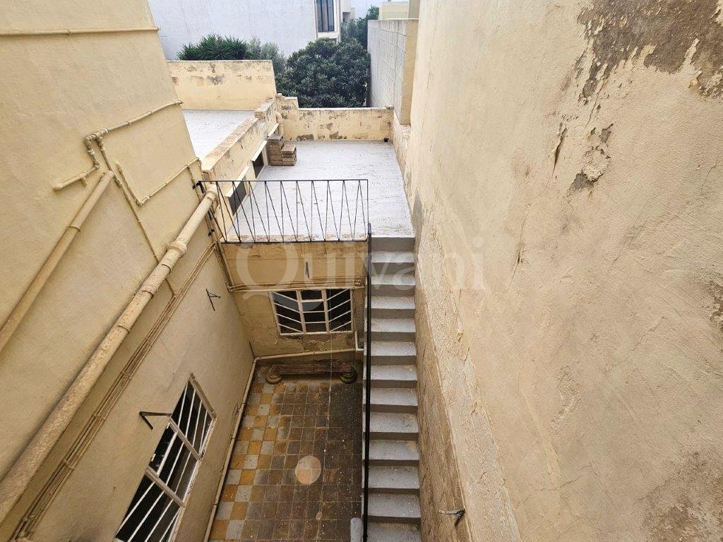 Rabat, Townhouse with large Garden