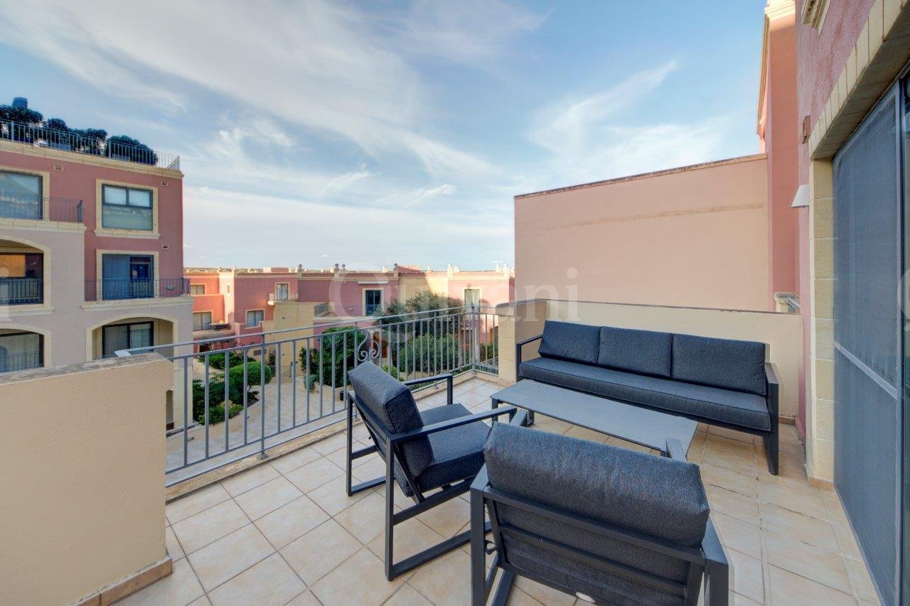 Tas-Sellum Furnished Duplex Penthouse including 2 Garages