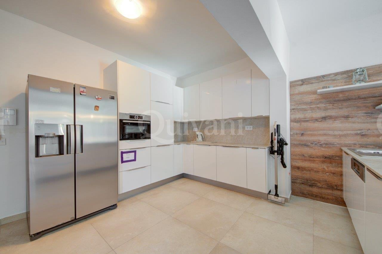 Tas-Sellum Furnished Duplex Penthouse including 2 Garages