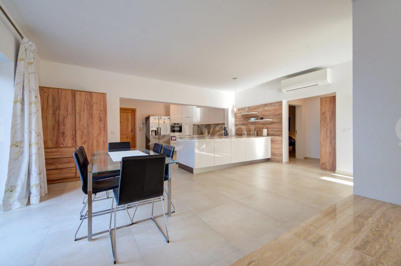 Tas-Sellum Furnished Duplex Penthouse including 2 Garages