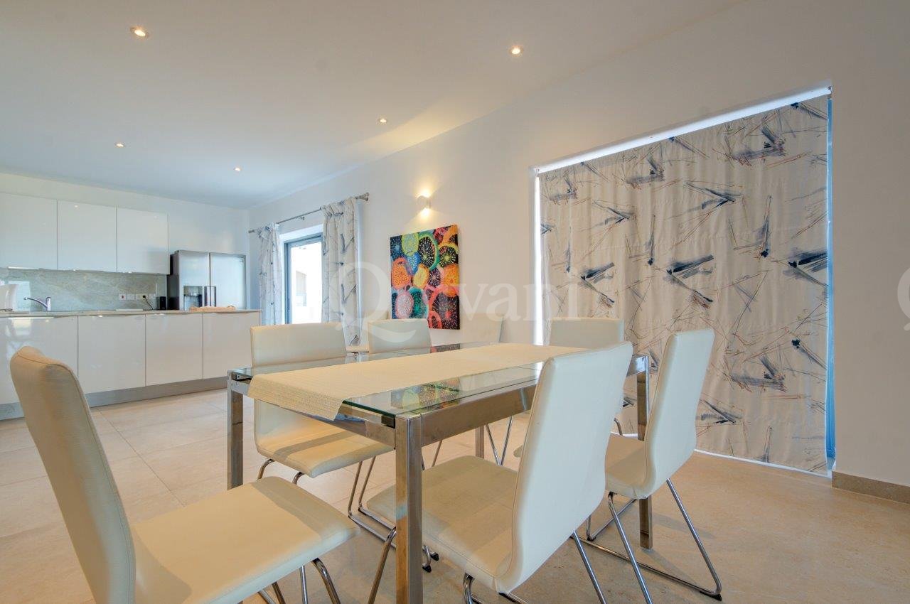 Tas-Sellum Furnished Duplex Penthouse including 2 Garages