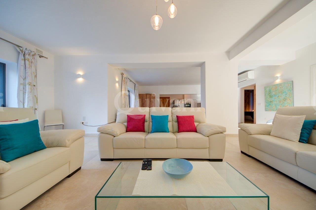 Tas-Sellum Furnished Duplex Penthouse including 2 Garages