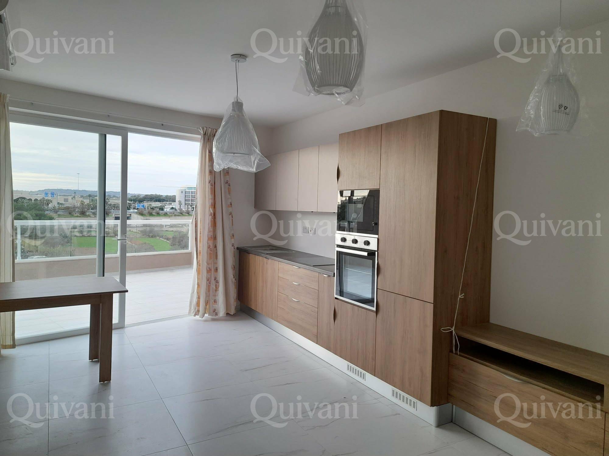 Gudja, Penthouse