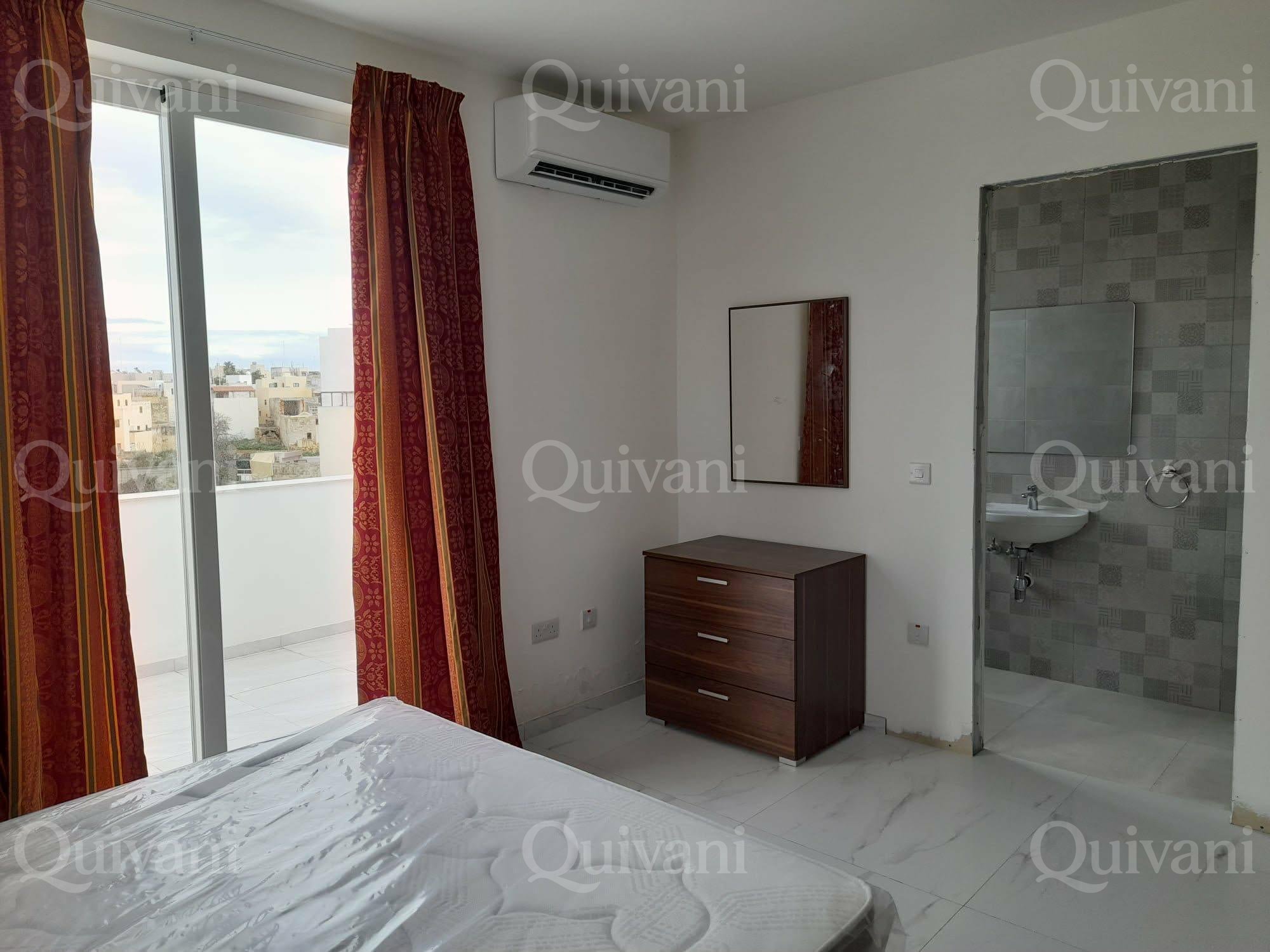 Gudja, Penthouse