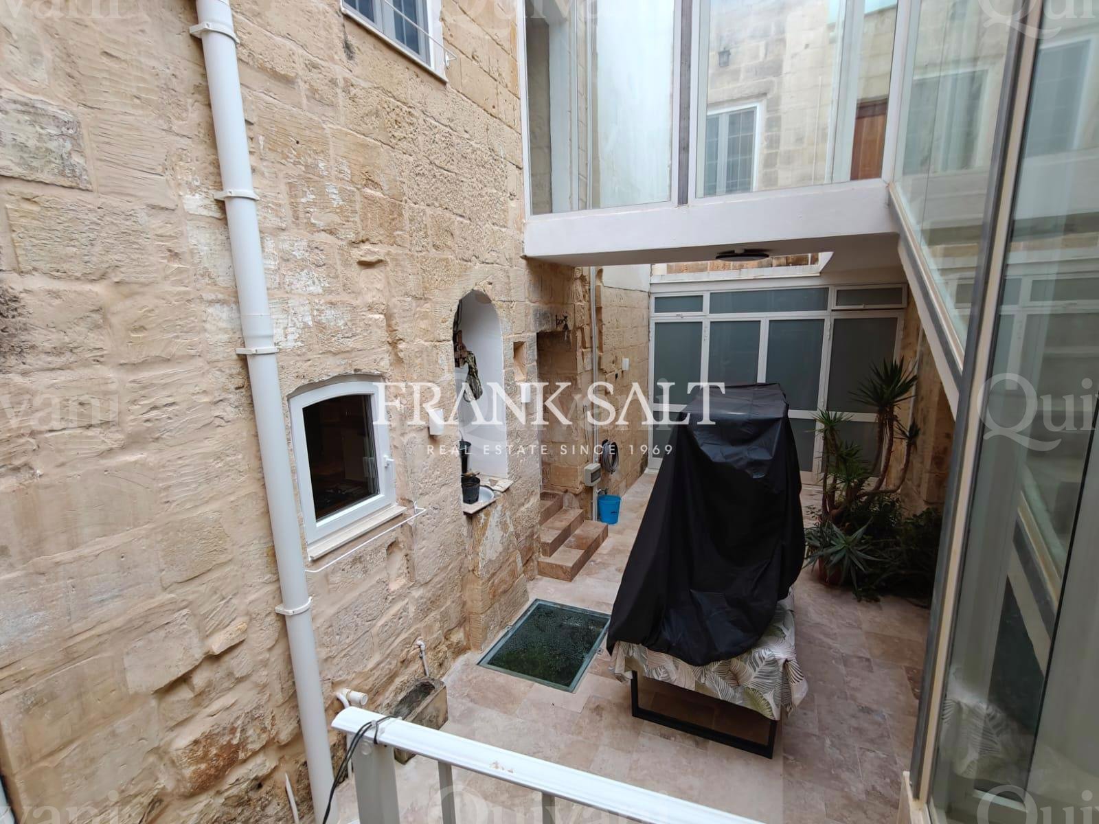 Siggiewi, Furnished, Townhouse