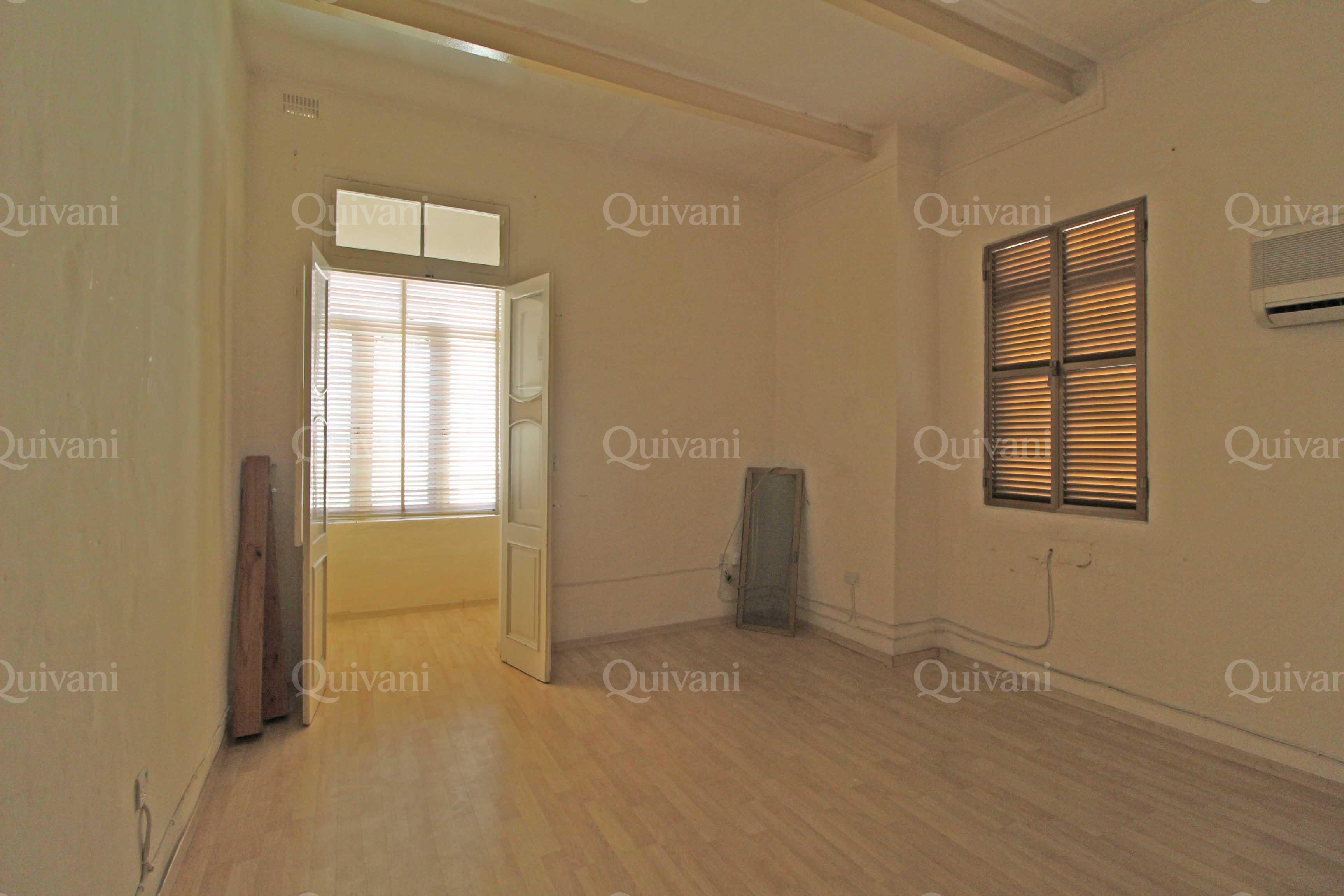 Paola, Furnished Town House