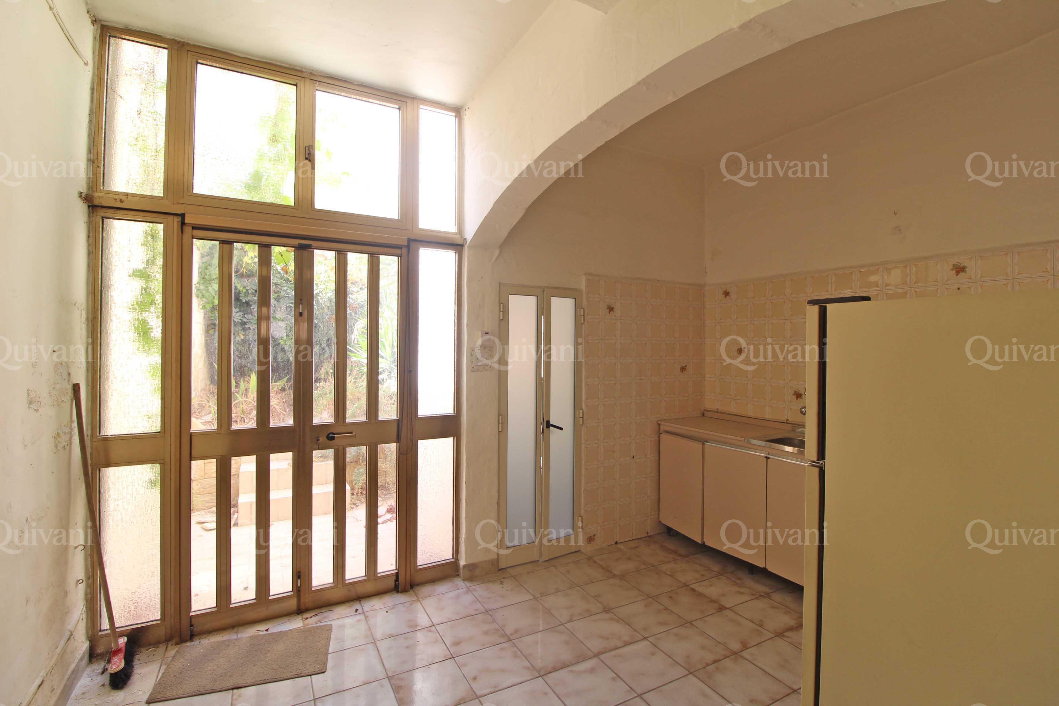 Paola, Furnished Town House
