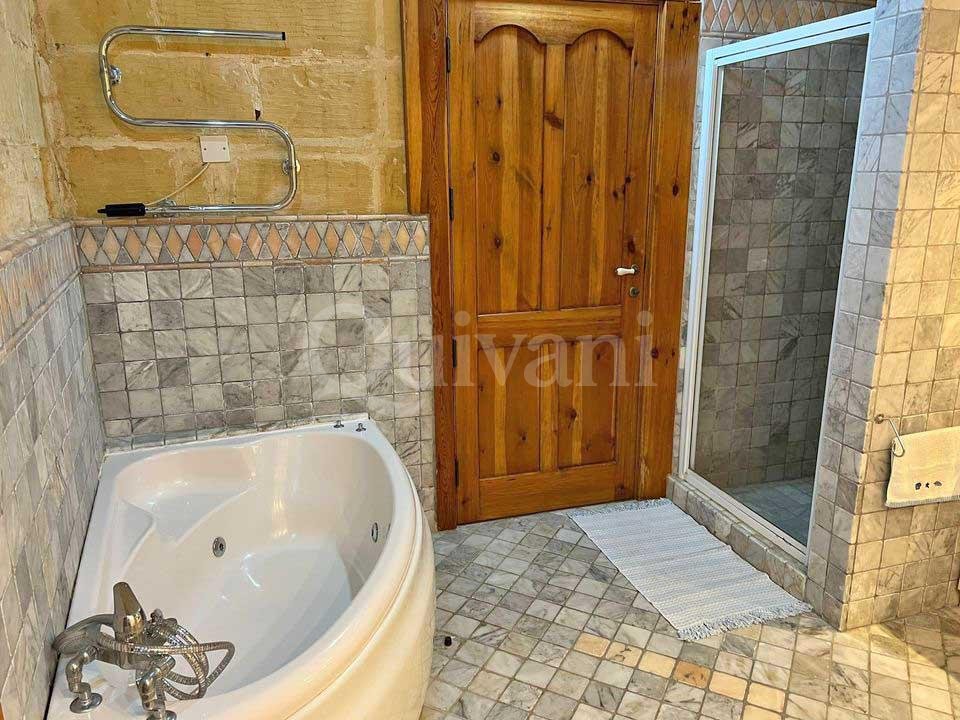 Qrendi, Furnished Maisonette