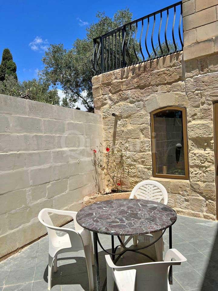 Qrendi, Furnished Maisonette