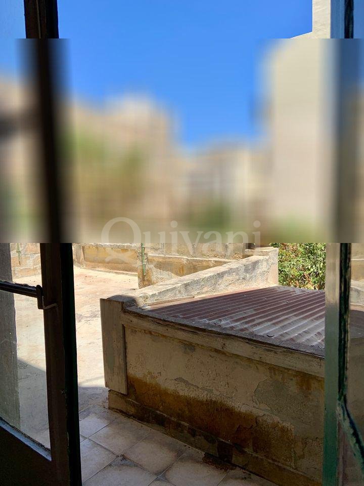 Santa Venera, Stately converted Palazzo