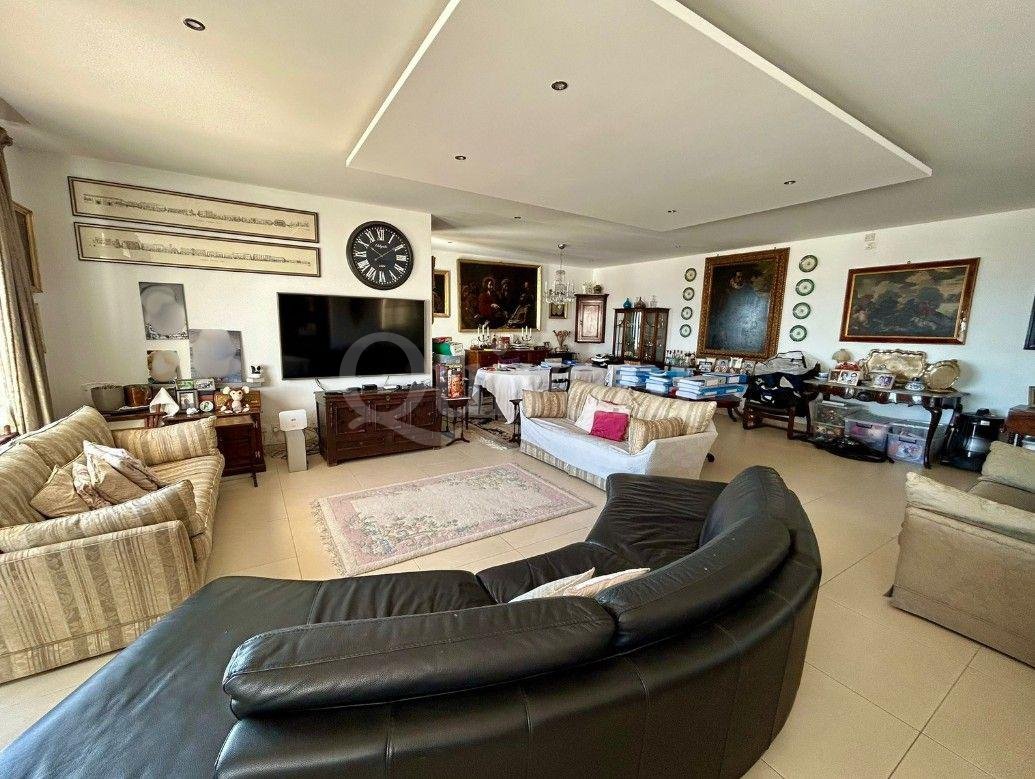 St Julians, Finished, Penthouse