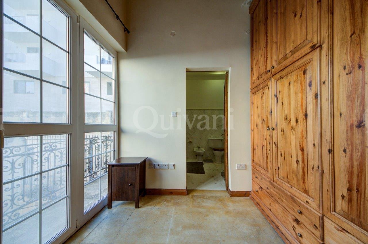 Sliema, Furnished Town House