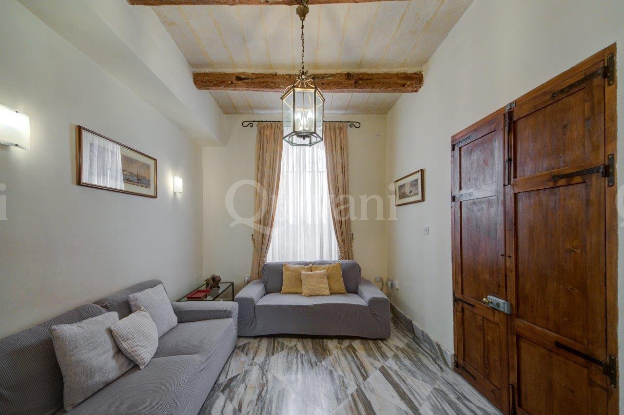 Sliema, Furnished Town House