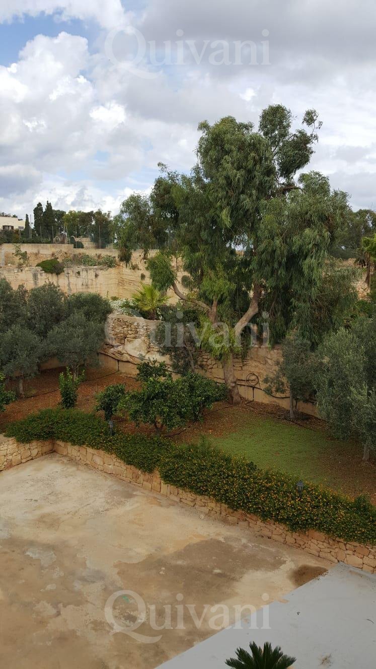 Tal-Ibrag, Furnished Villa