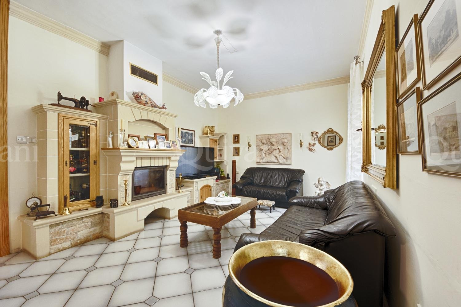Santa Venera, Finished Triplex Maisonette