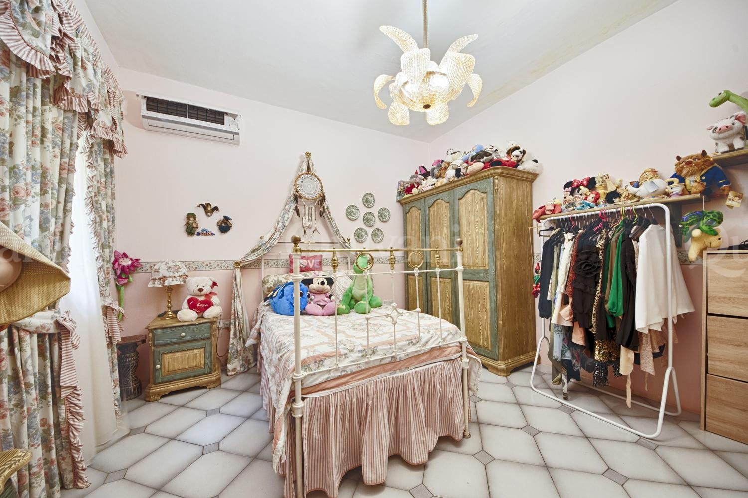Santa Venera, Finished Triplex Maisonette
