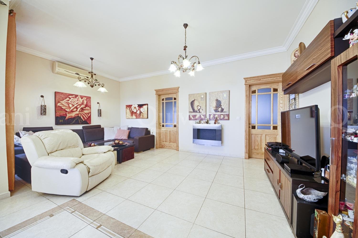 Santa Venera, Finished Triplex Maisonette