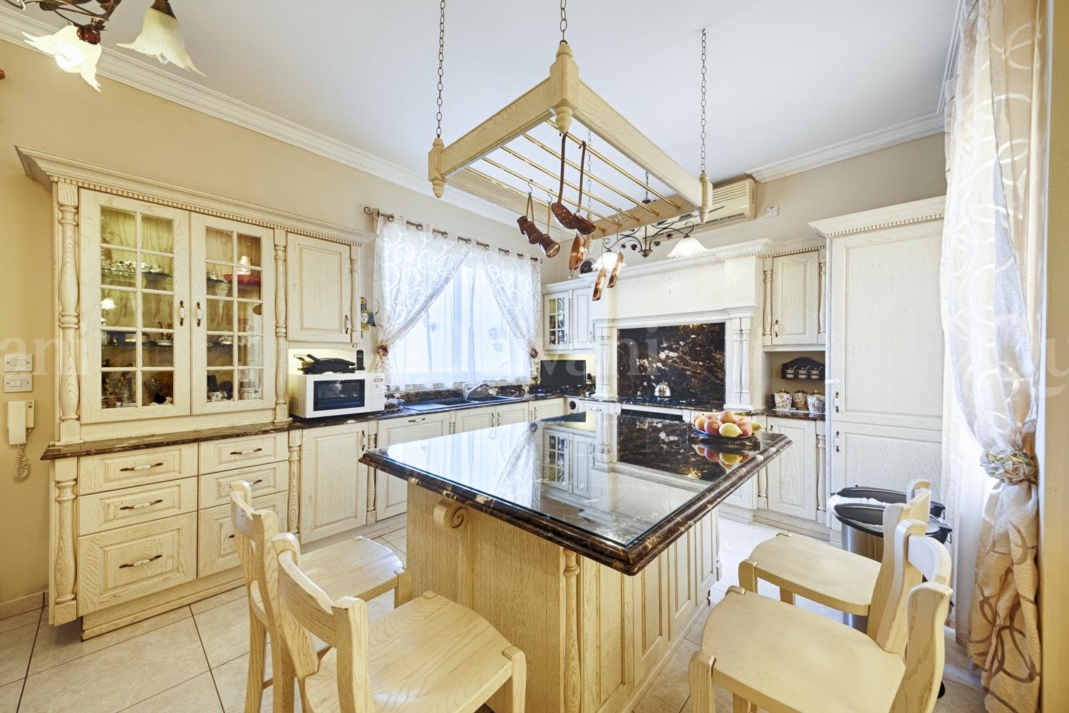 Santa Venera, Finished Triplex Maisonette