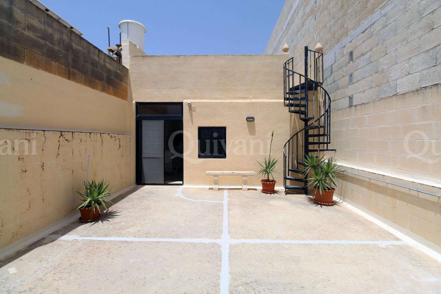 Marsaxlokk, Finished Solitary Maisonette