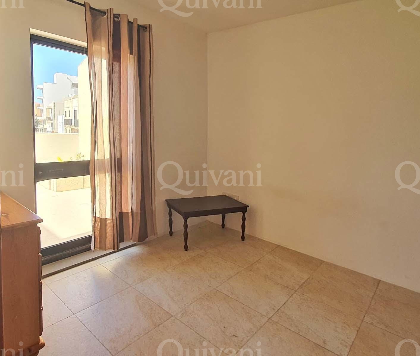 Qawra, Furnished Top Floor Apartment