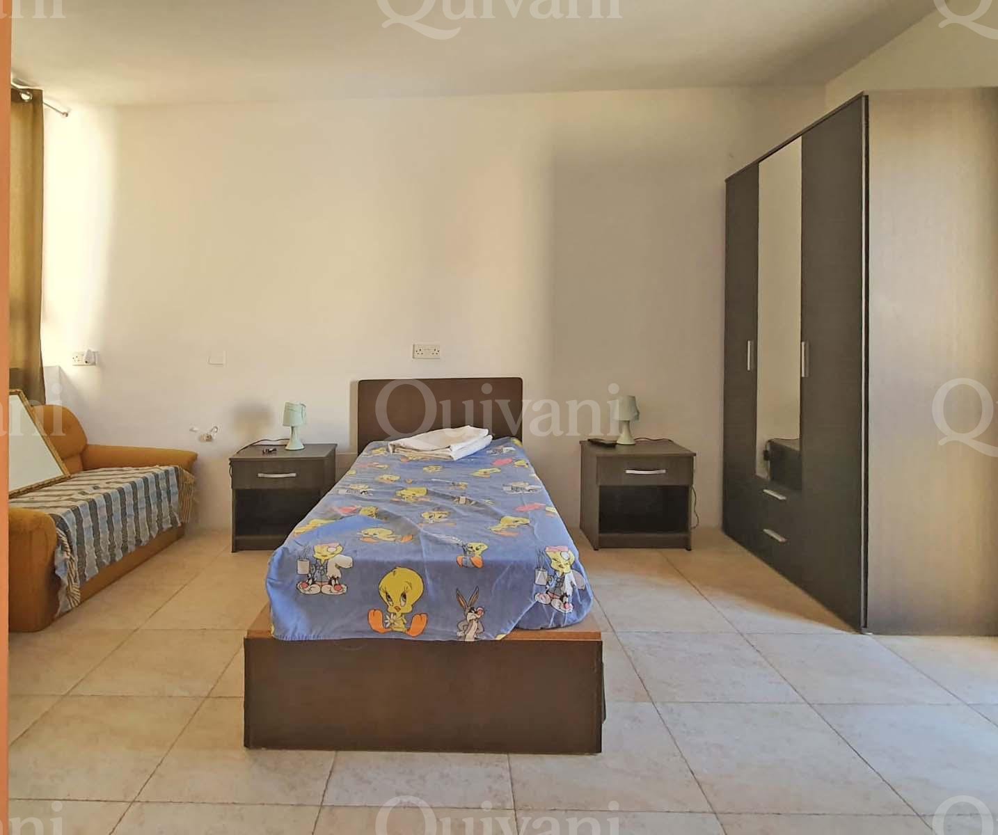 Qawra, Furnished Top Floor Apartment