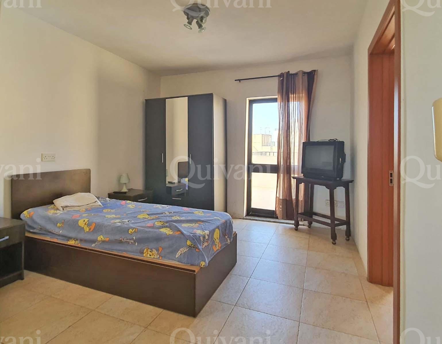 Qawra, Furnished Top Floor Apartment