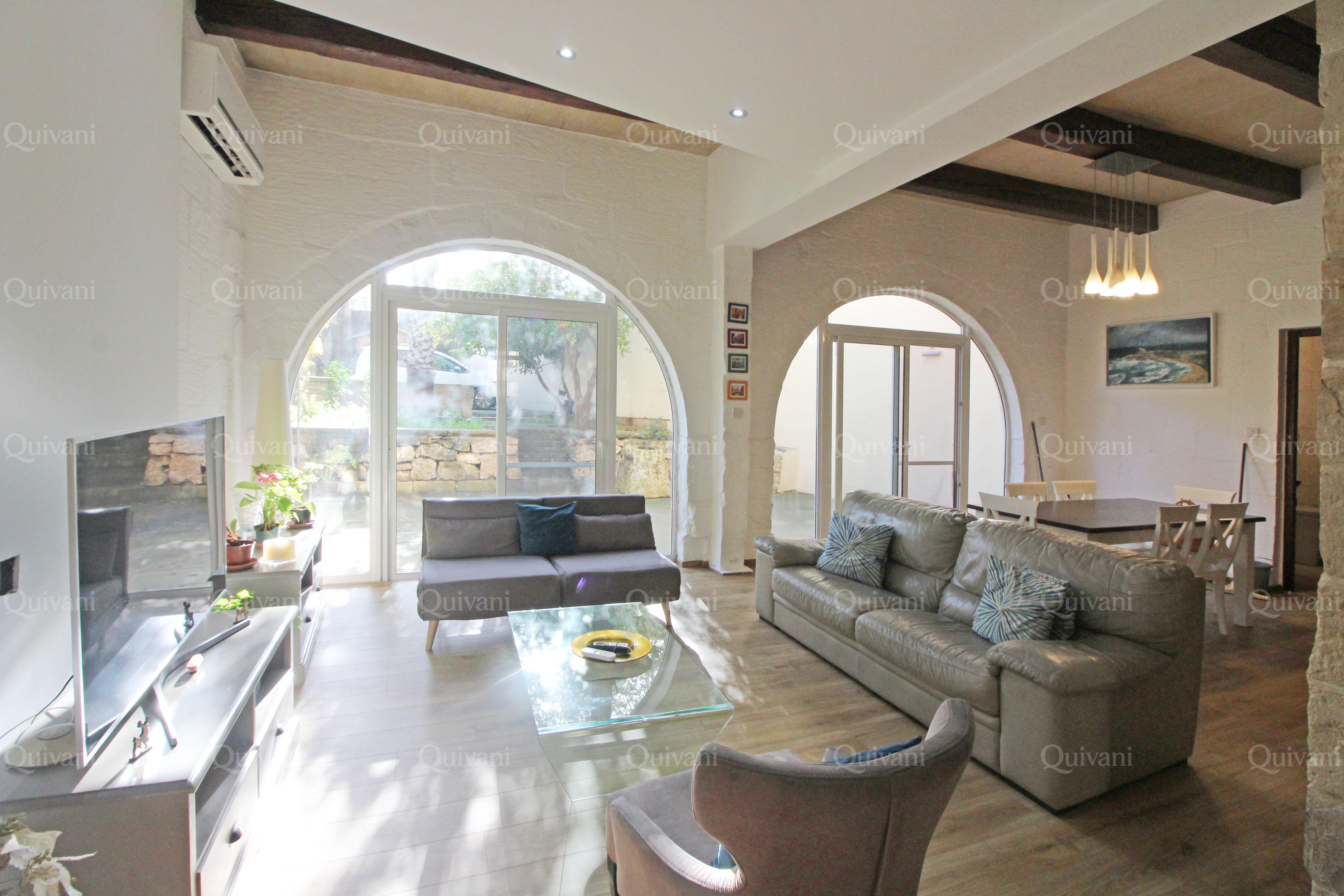 Mosta, Furnished House of Character