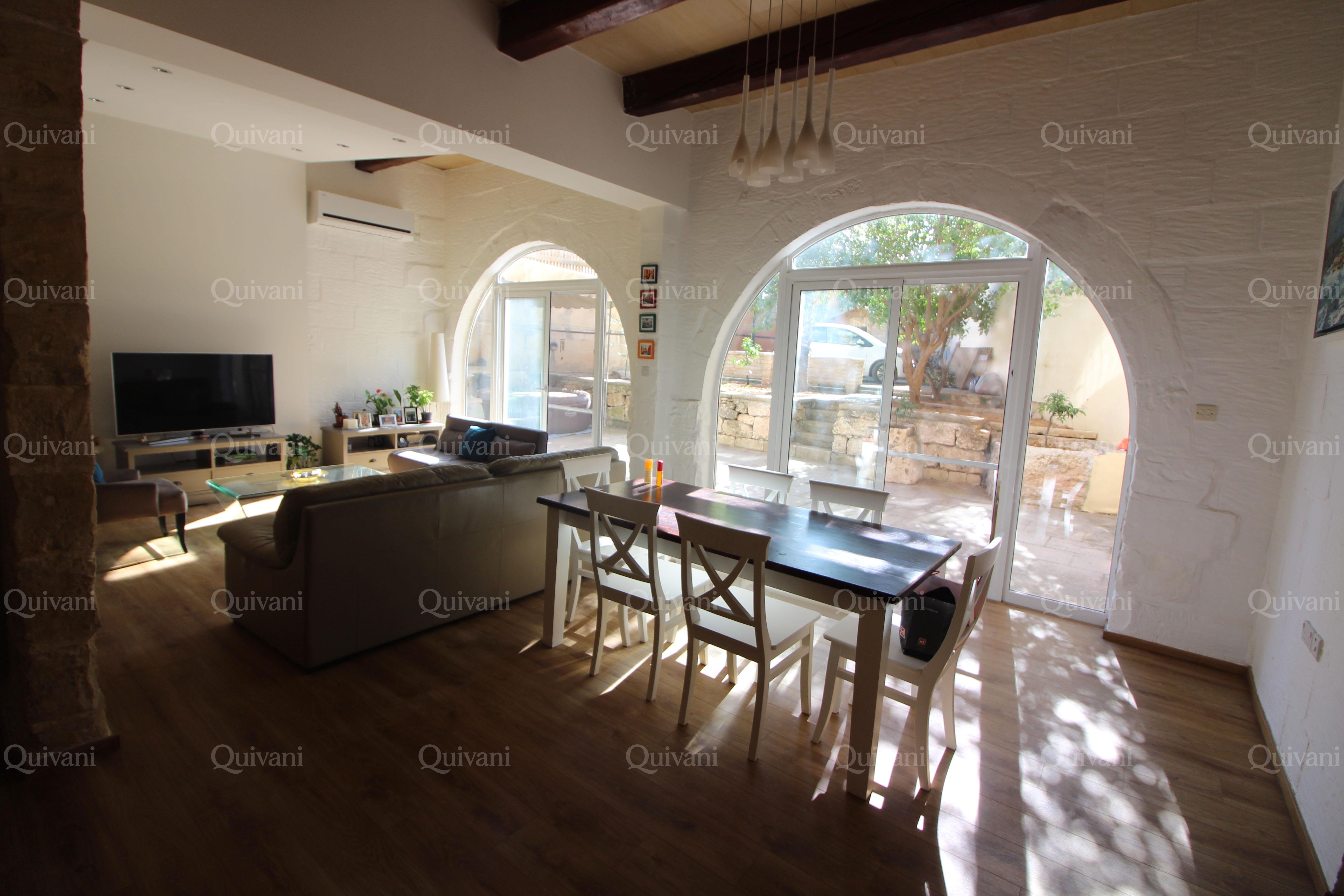 Mosta, Furnished House of Character
