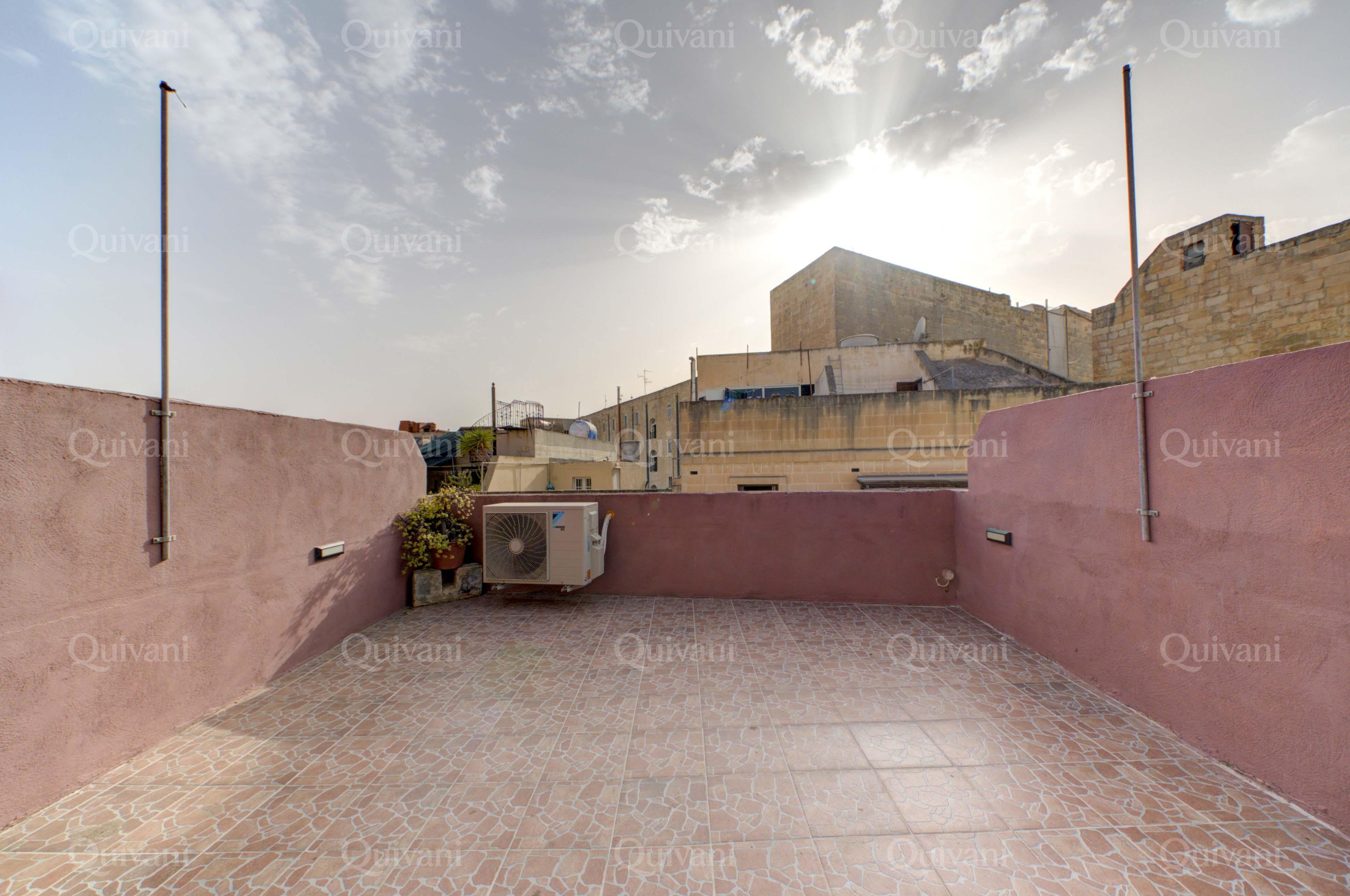 Hamrun, Furnished Town House