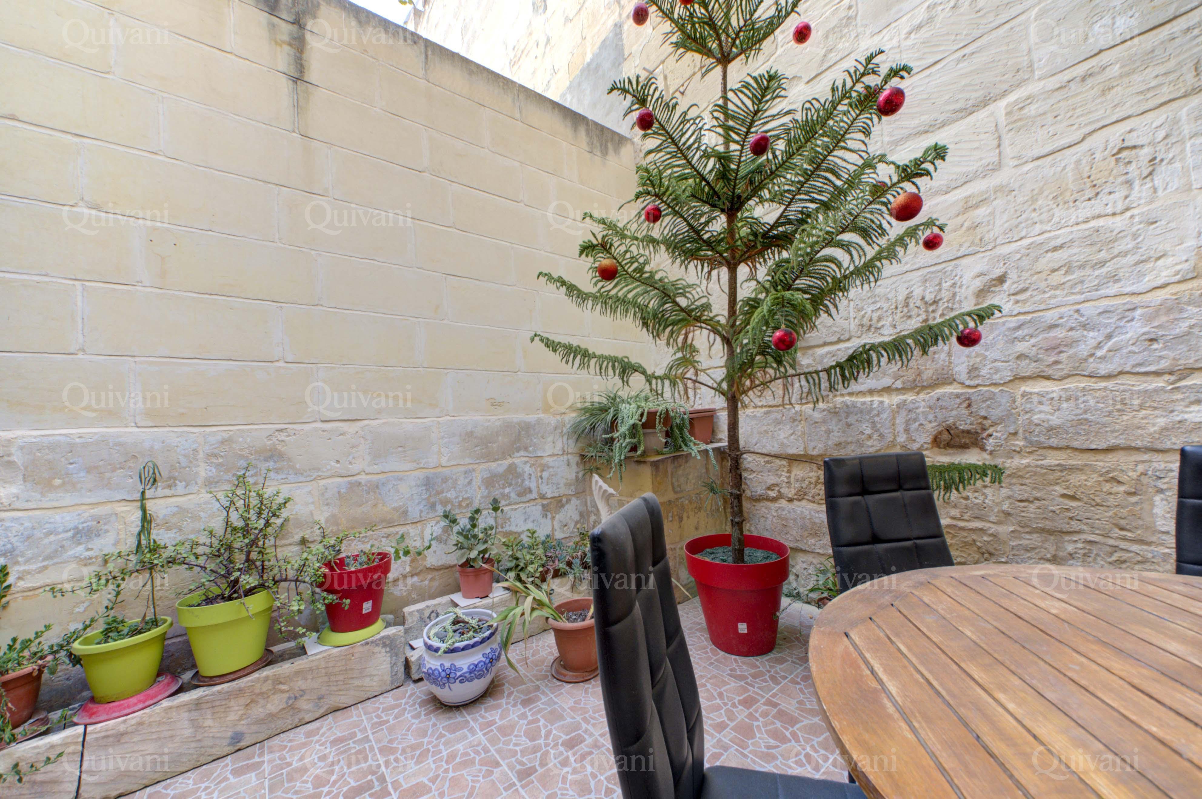 Hamrun, Furnished Town House