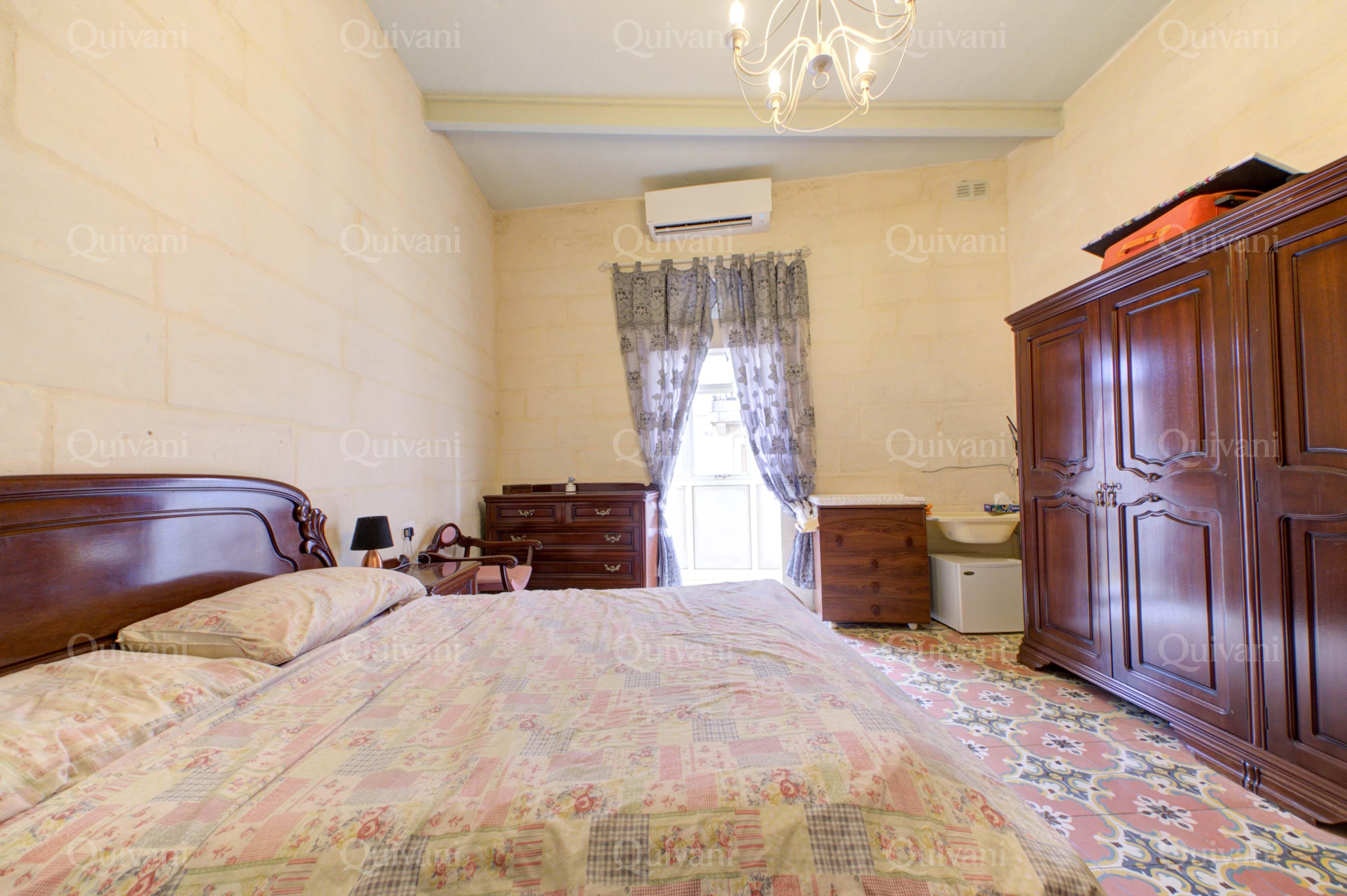 Hamrun, Furnished Town House