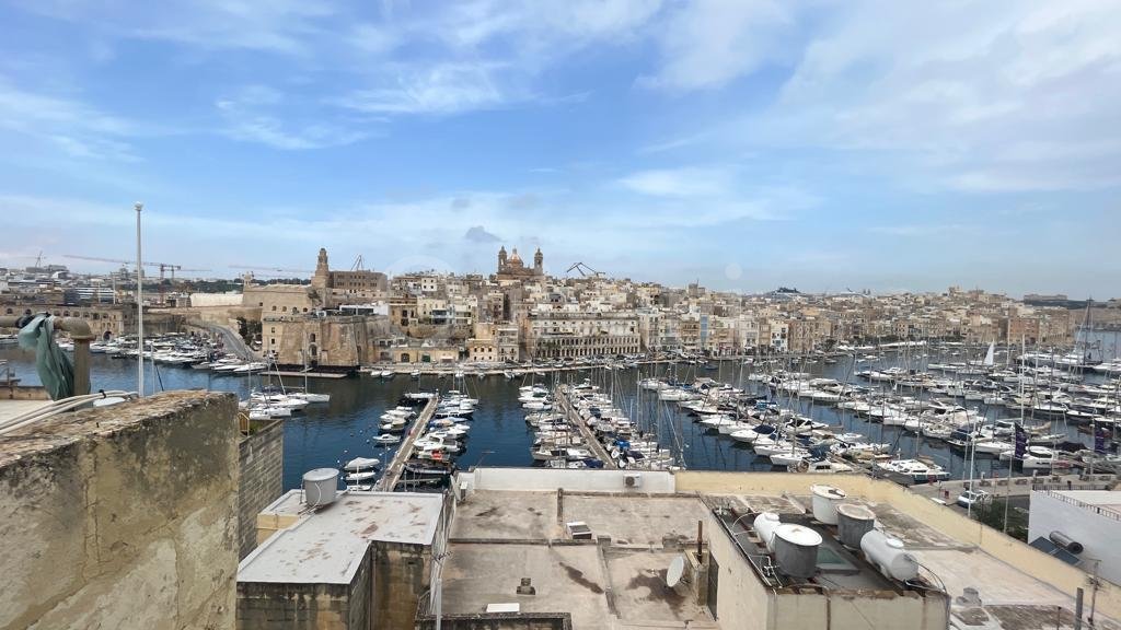 Vittoriosa, Furnished Townhouse