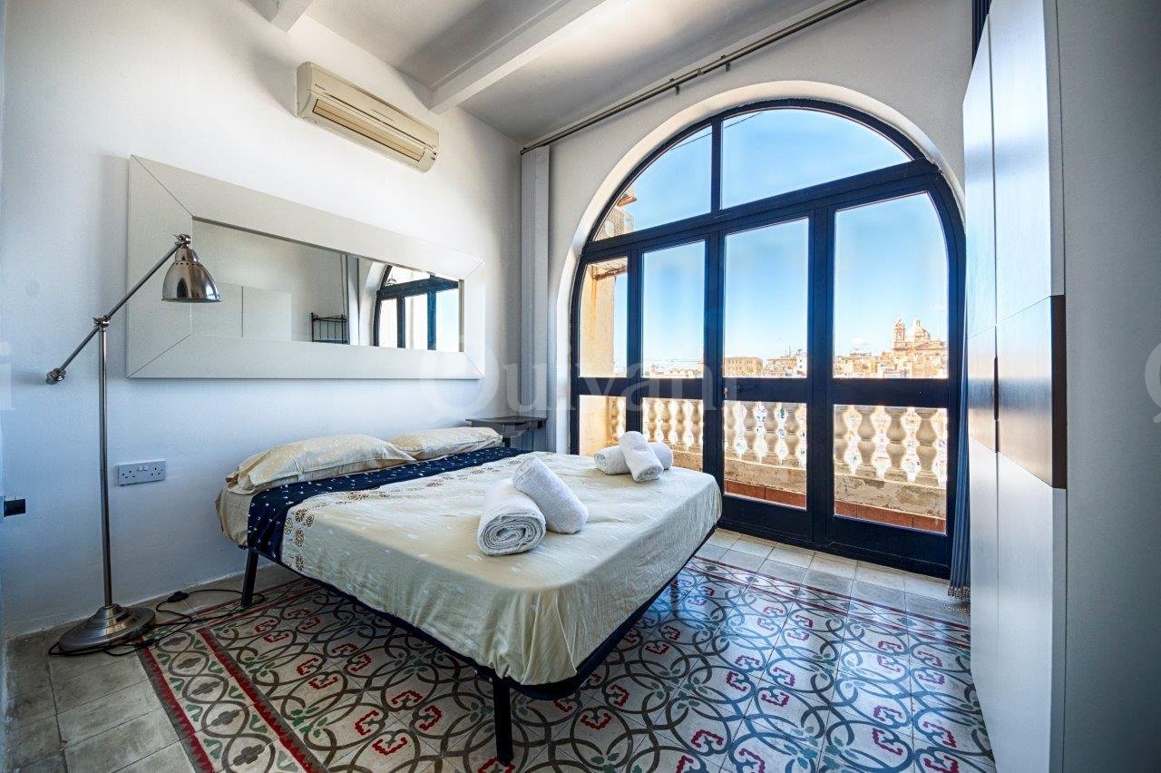 Vittoriosa, Furnished Townhouse