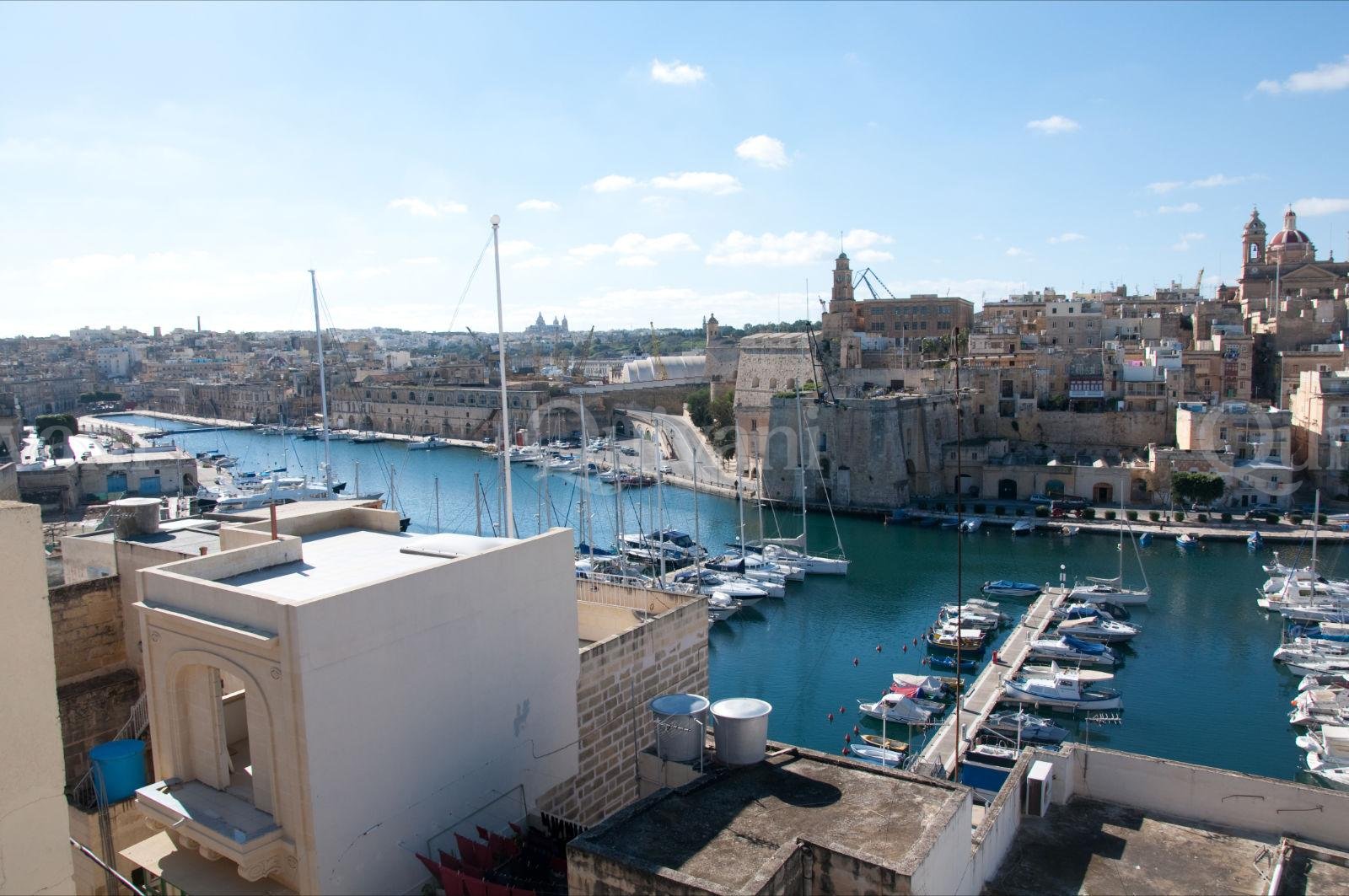 Vittoriosa, Furnished Townhouse