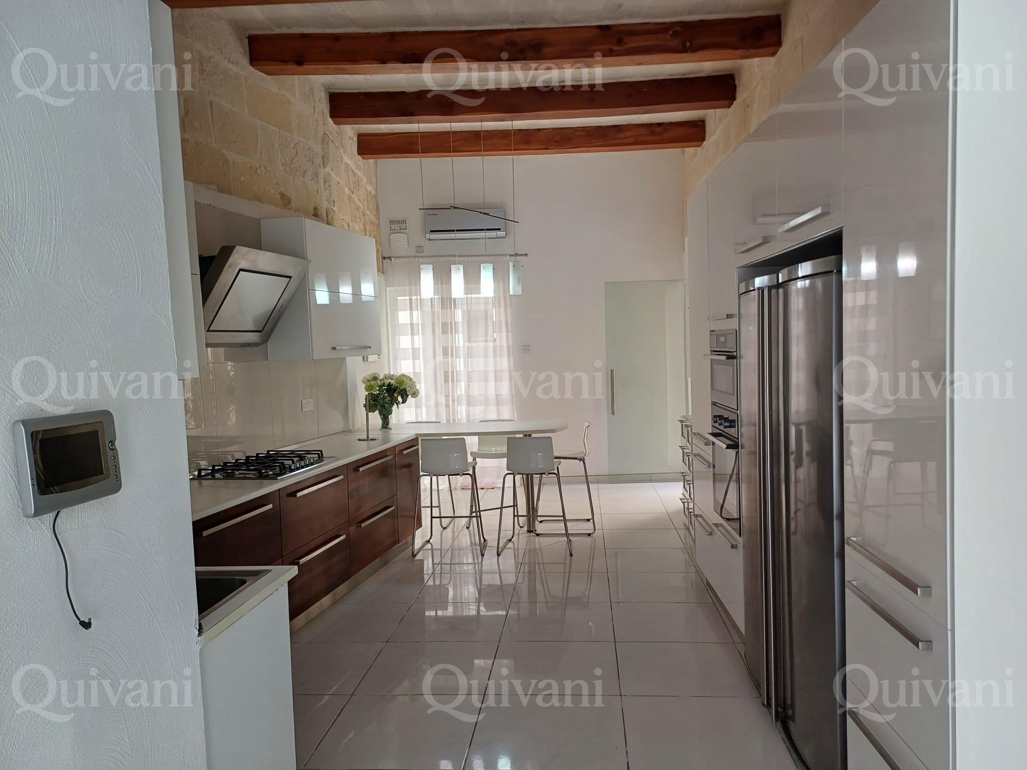 Mosta, Furnished Townhouse