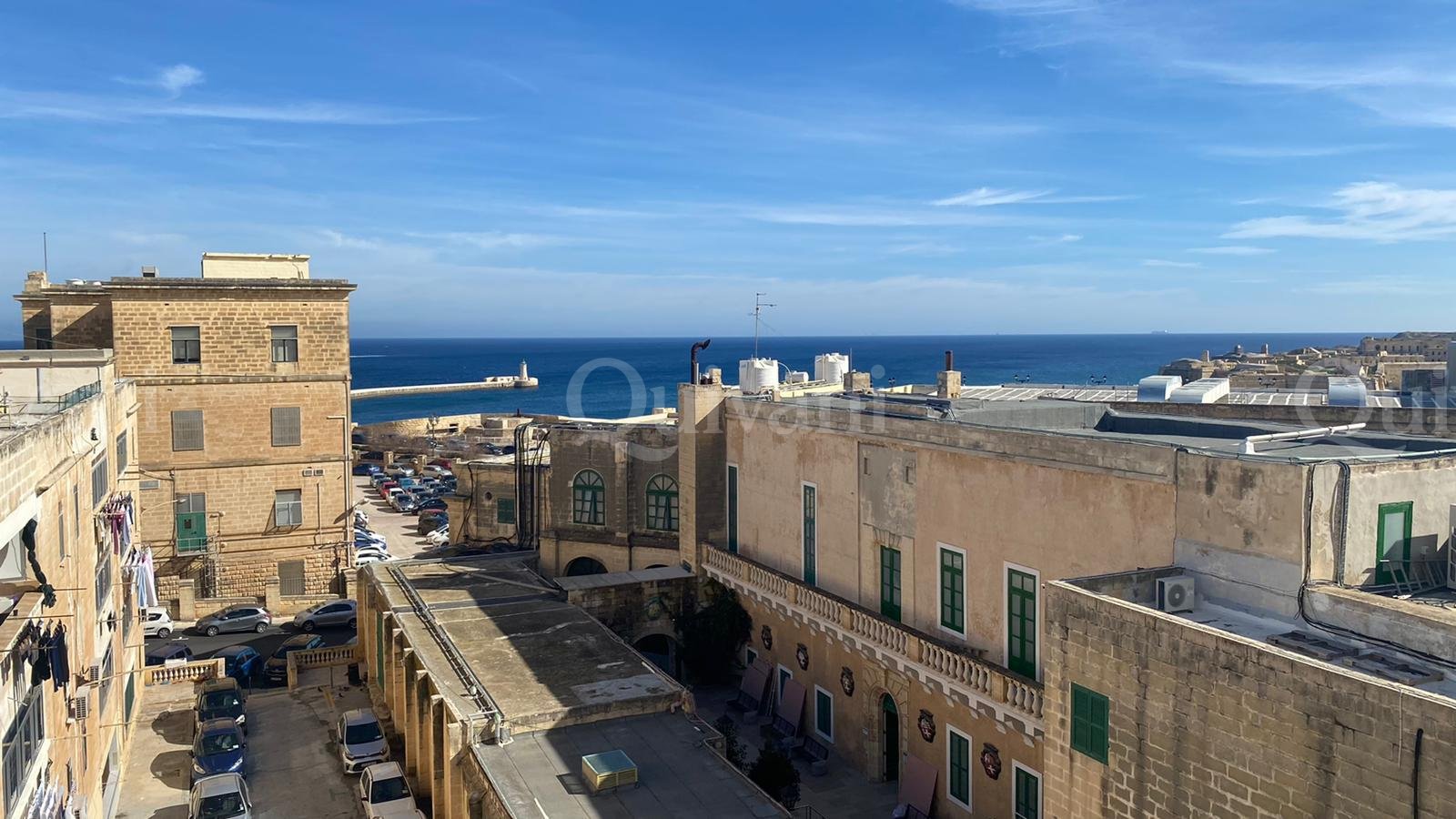 Valletta, Furnished Duplex Apartment