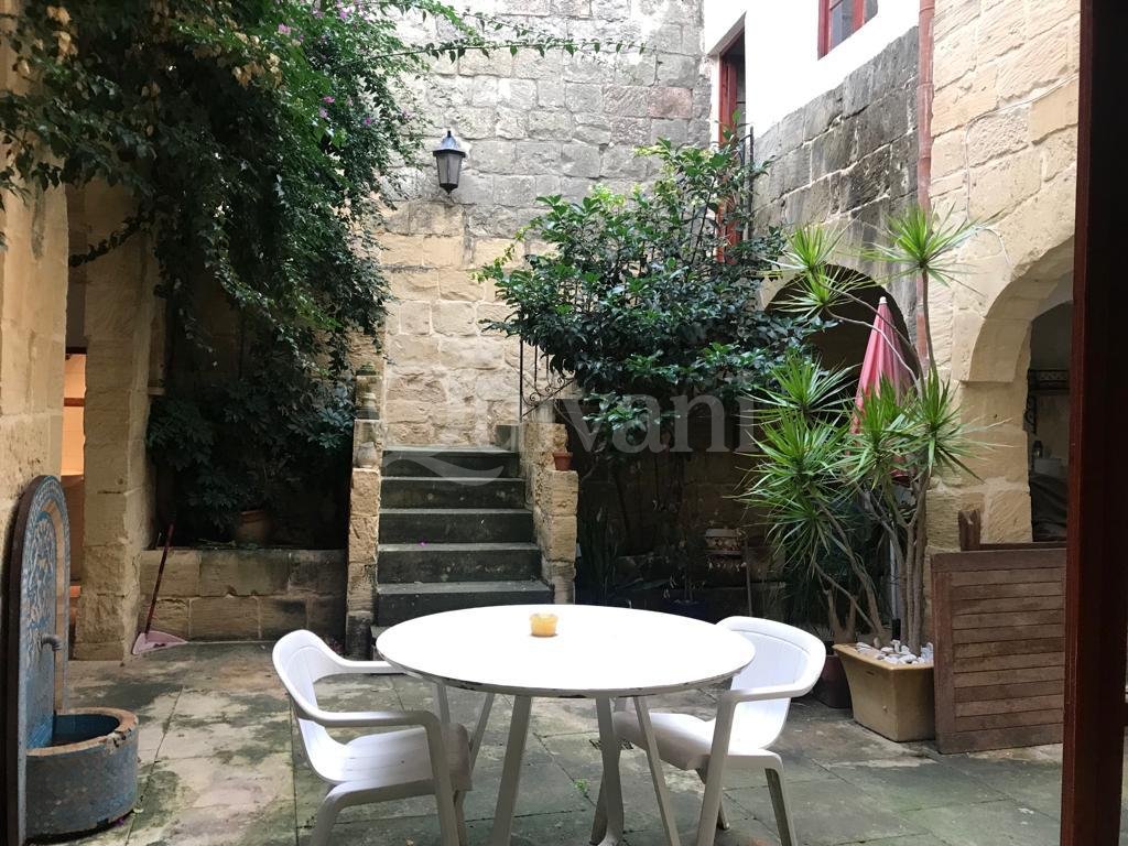 Mosta, Furnished House of Character