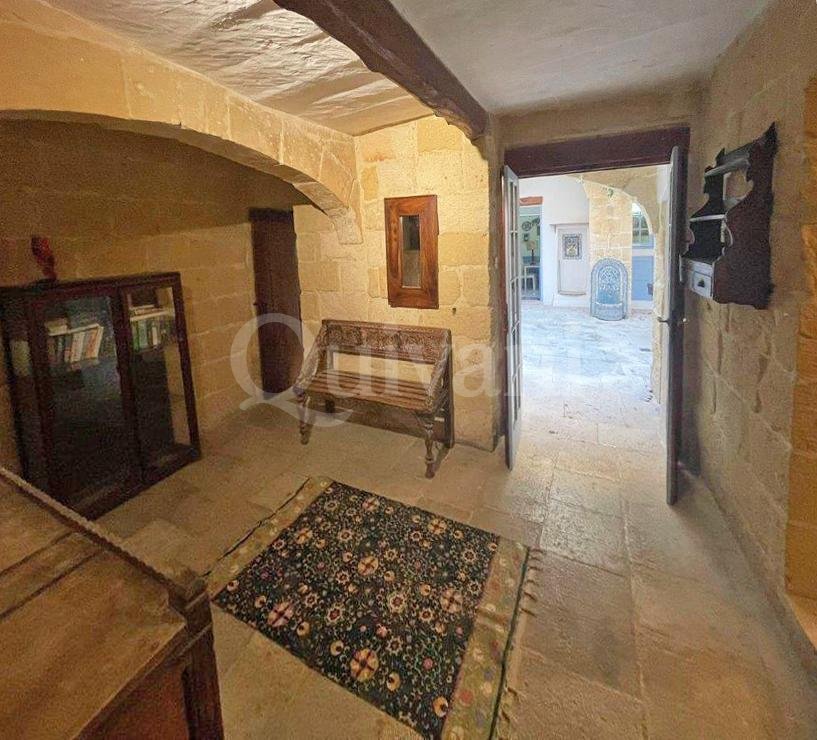 Mosta, Furnished House of Character