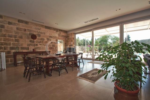 Iklin, Furnished House of Character