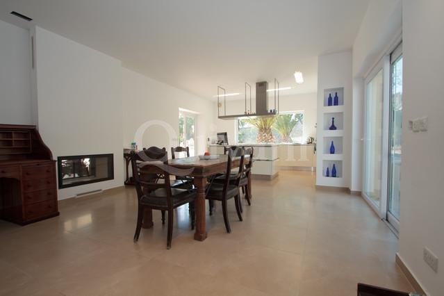 Iklin, Furnished House of Character