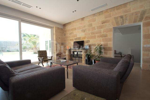 Iklin, Furnished House of Character