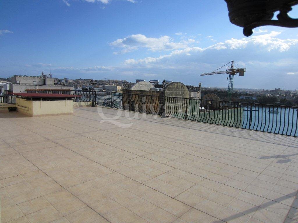 Sliema, Finished Office