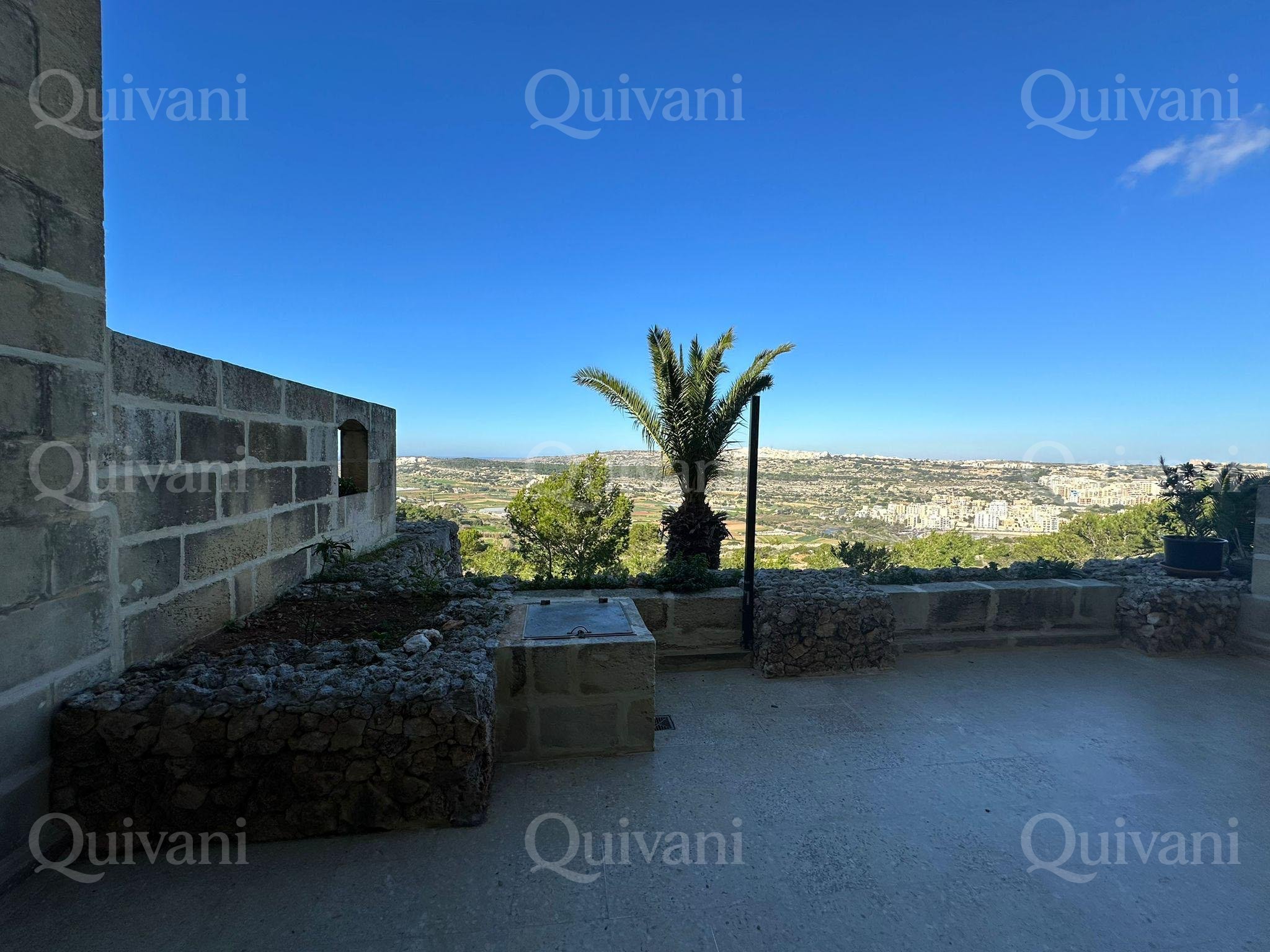Wardija, Furnished Maisonette