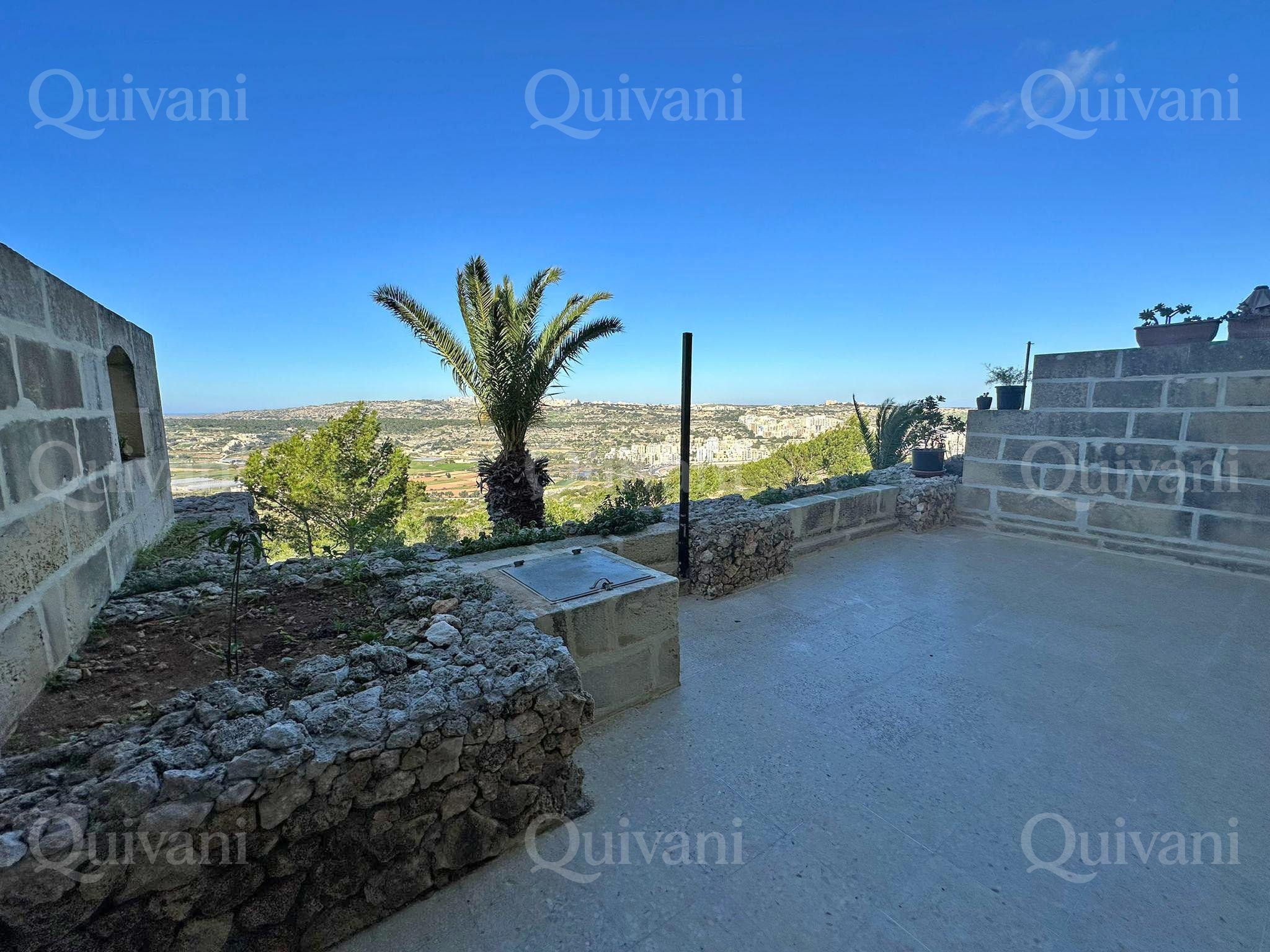 Wardija, Furnished Maisonette