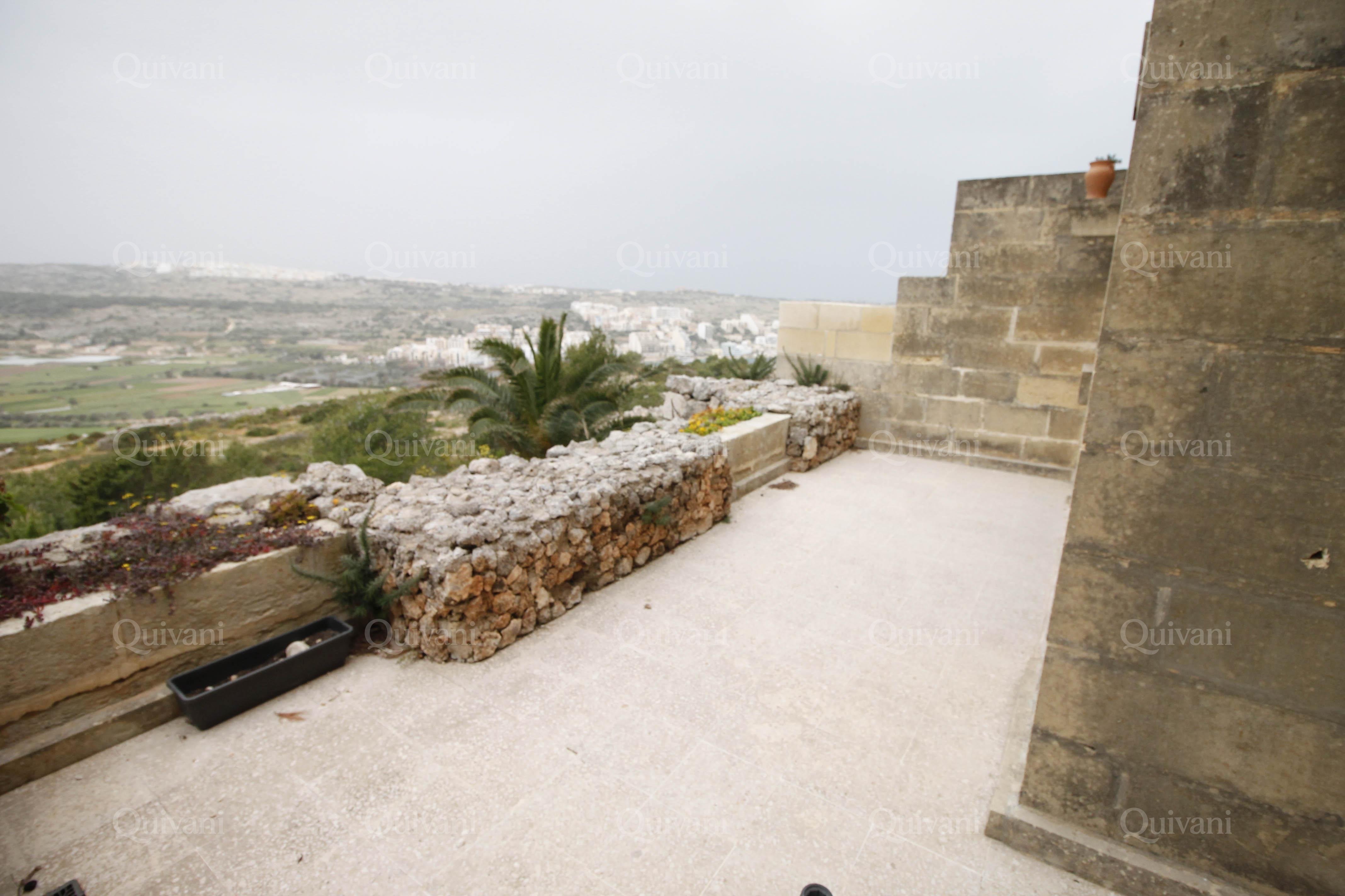 Wardija, Furnished Maisonette