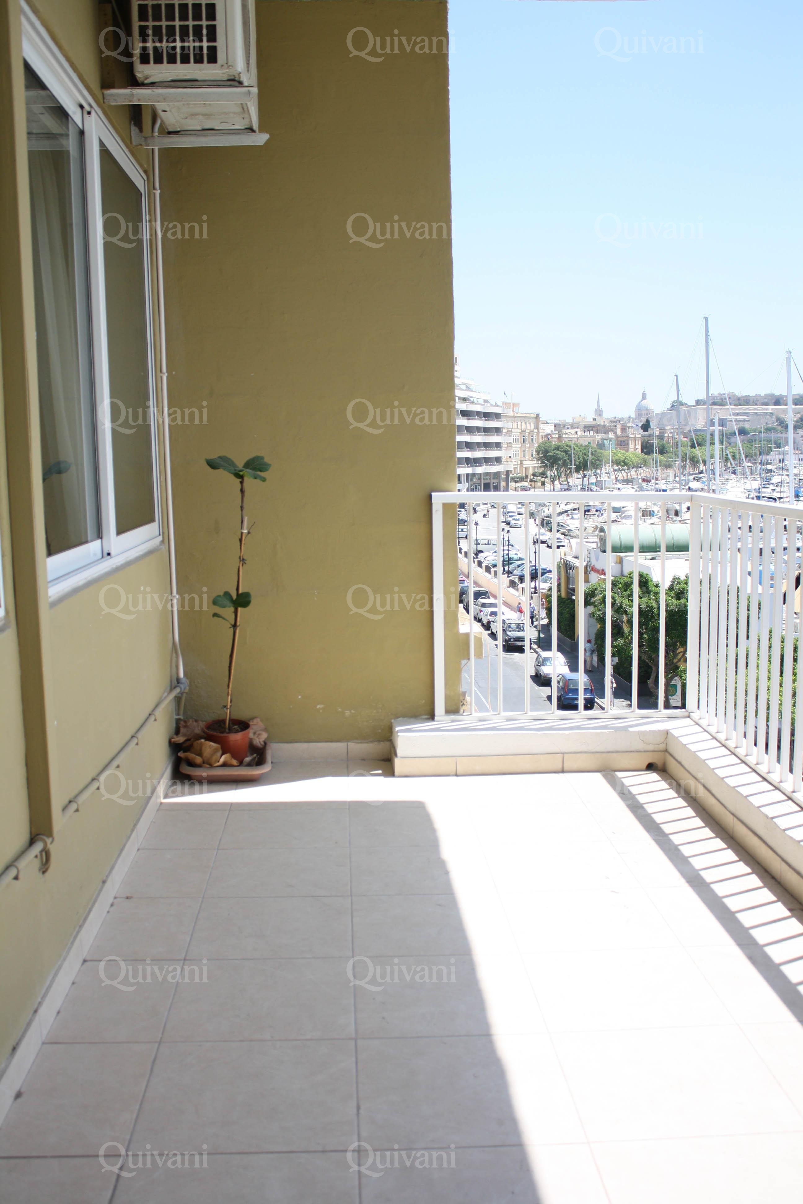 Ta'' Xbiex, Furnished Apartment