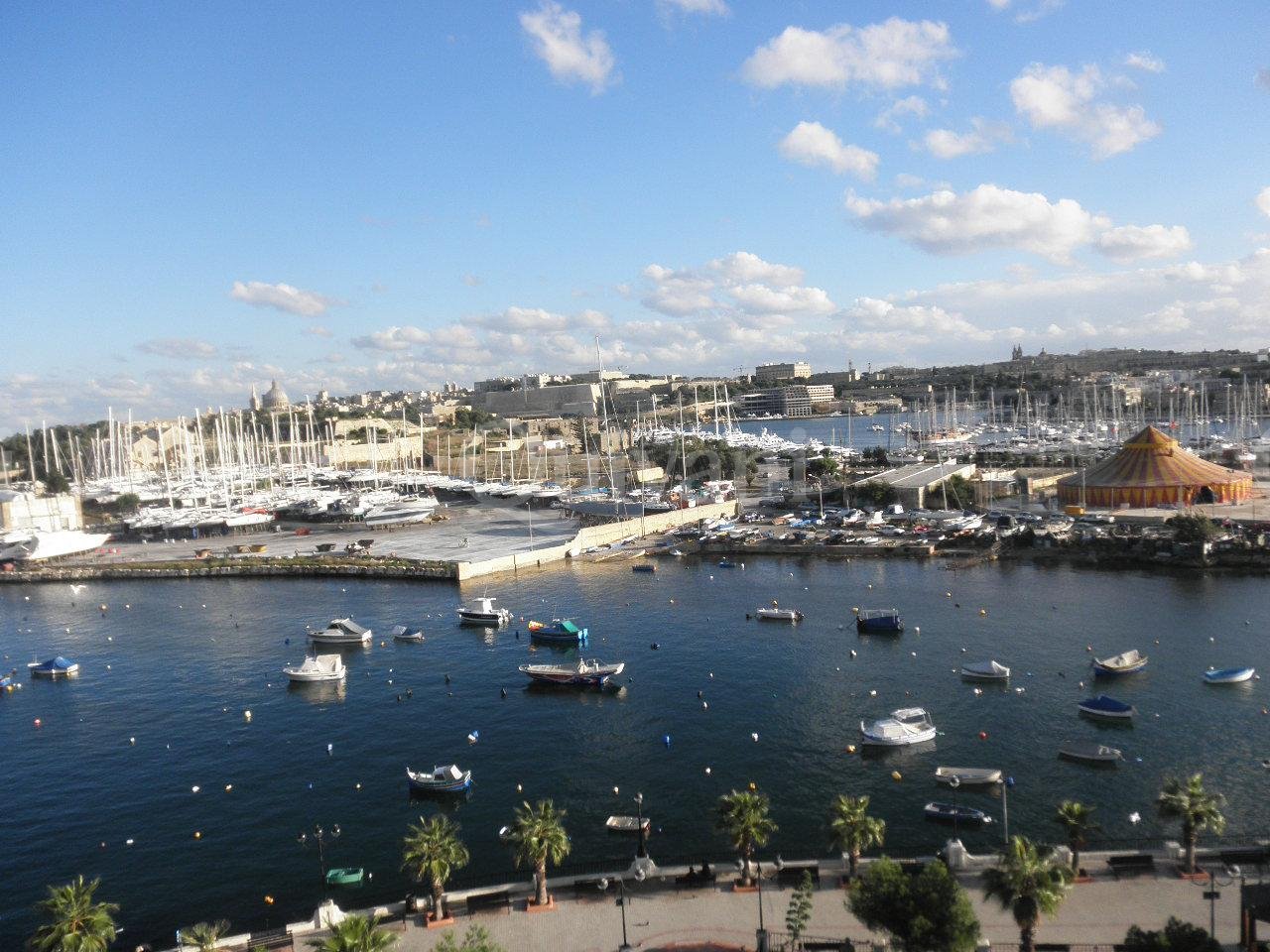 Gzira, Furnished Penthouse