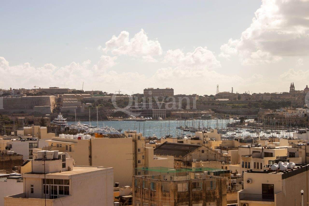 Gzira, Furnished Penthouse
