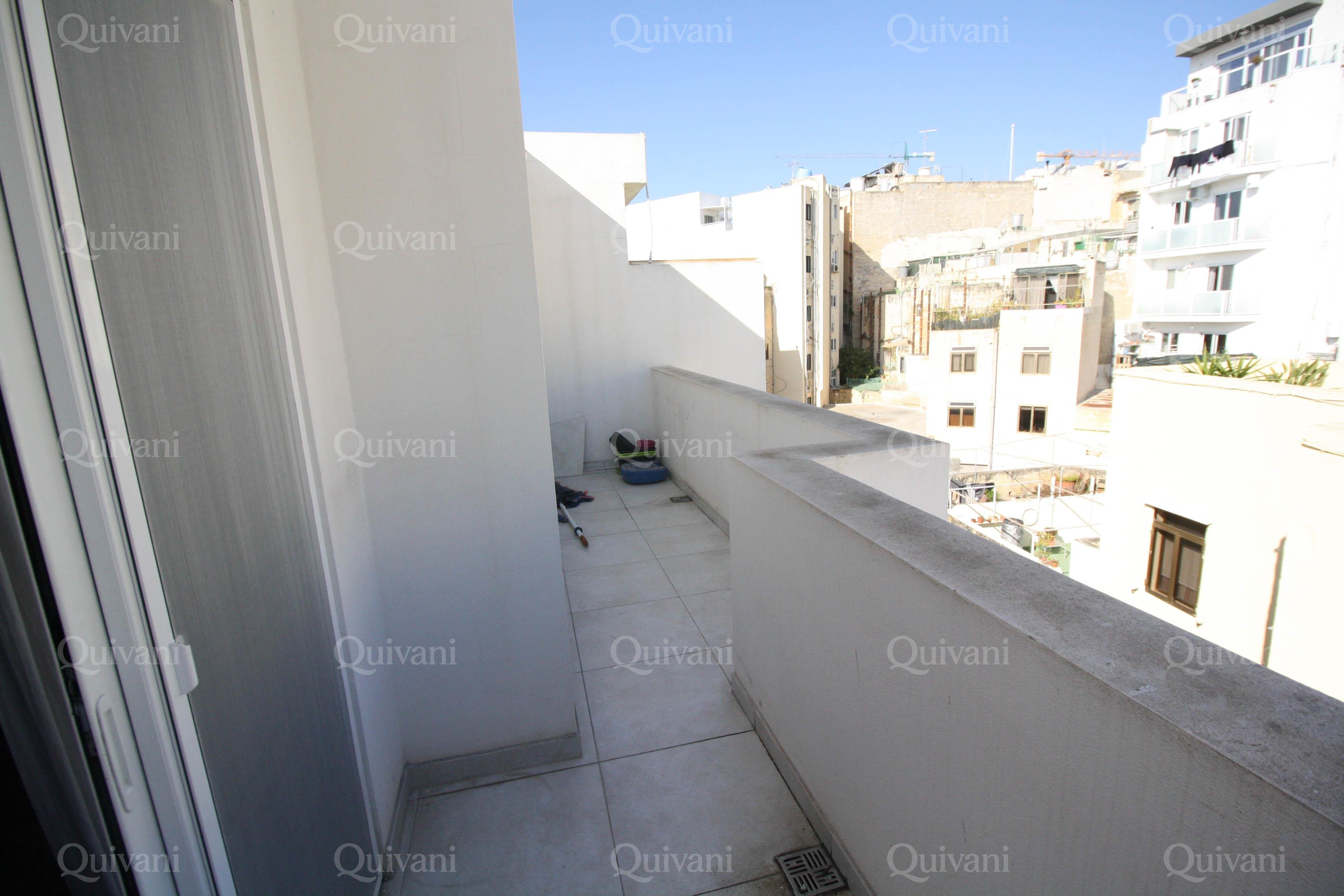 Gzira, Furnished Penthouse