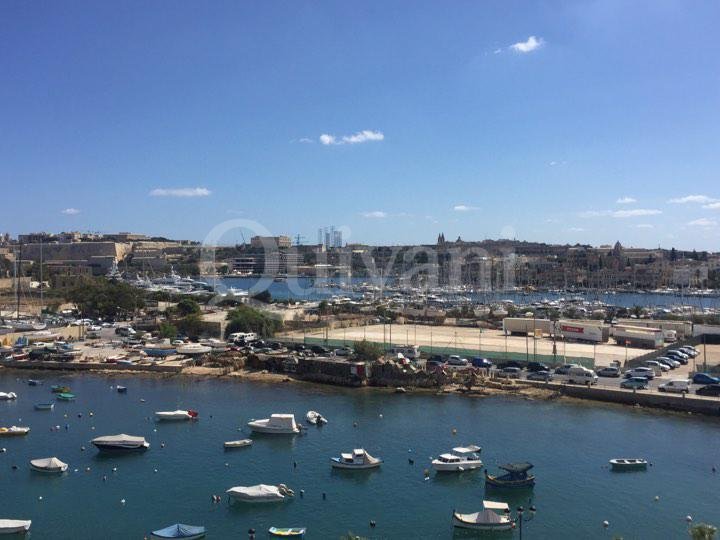 Gzira, Furnished Apartment